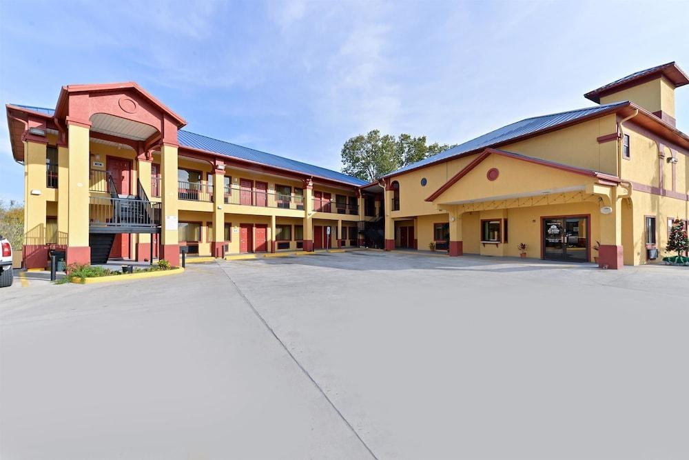 AMERICAS BEST VALUE INN & SUITES - DOWNTOWN photo 3