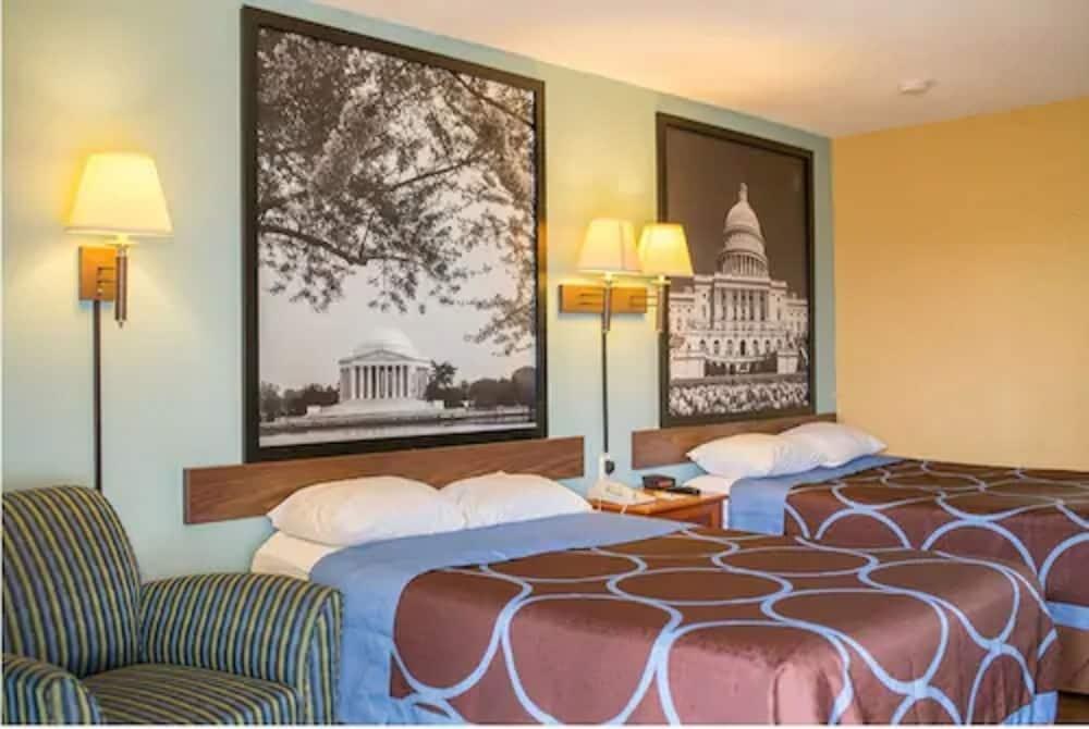 Super 8 by Wyndham Alexandria/Washington D.C. Area photo 1