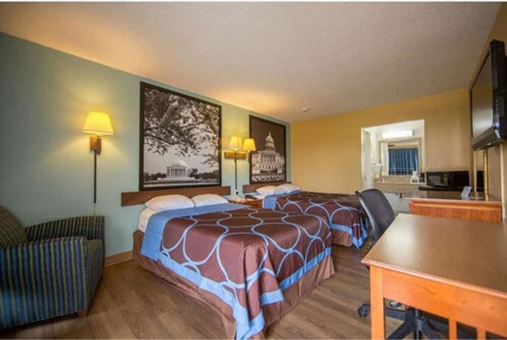 Super 8 by Wyndham Alexandria/Washington D.C. Area photo 2
