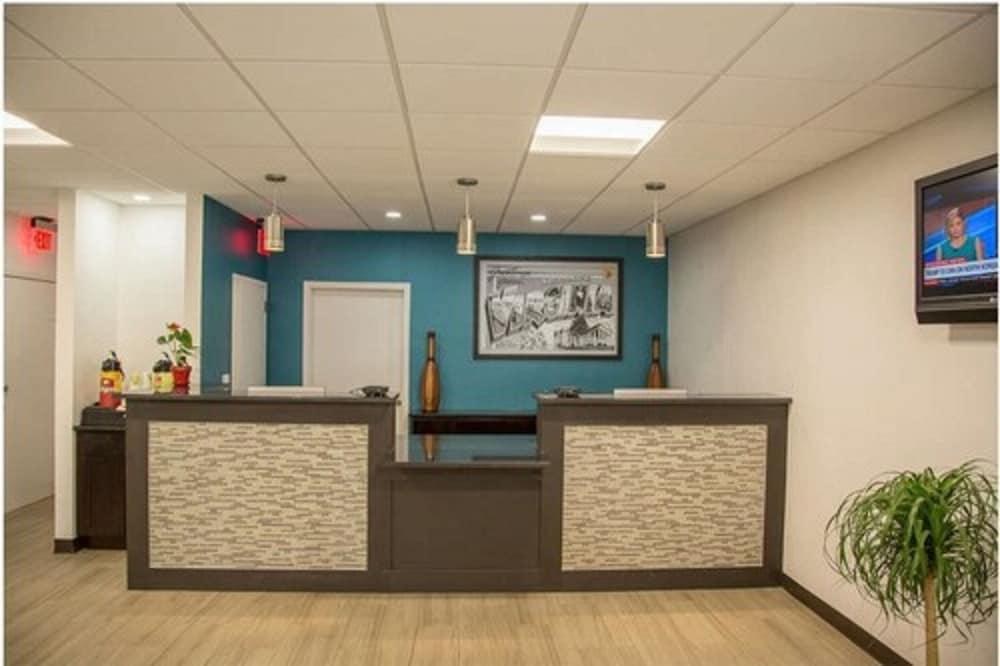 Super 8 by Wyndham Alexandria/Washington D.C. Area photo 3