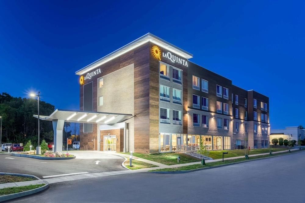 La Quinta Inn & Suites by Wyndham Bloomington