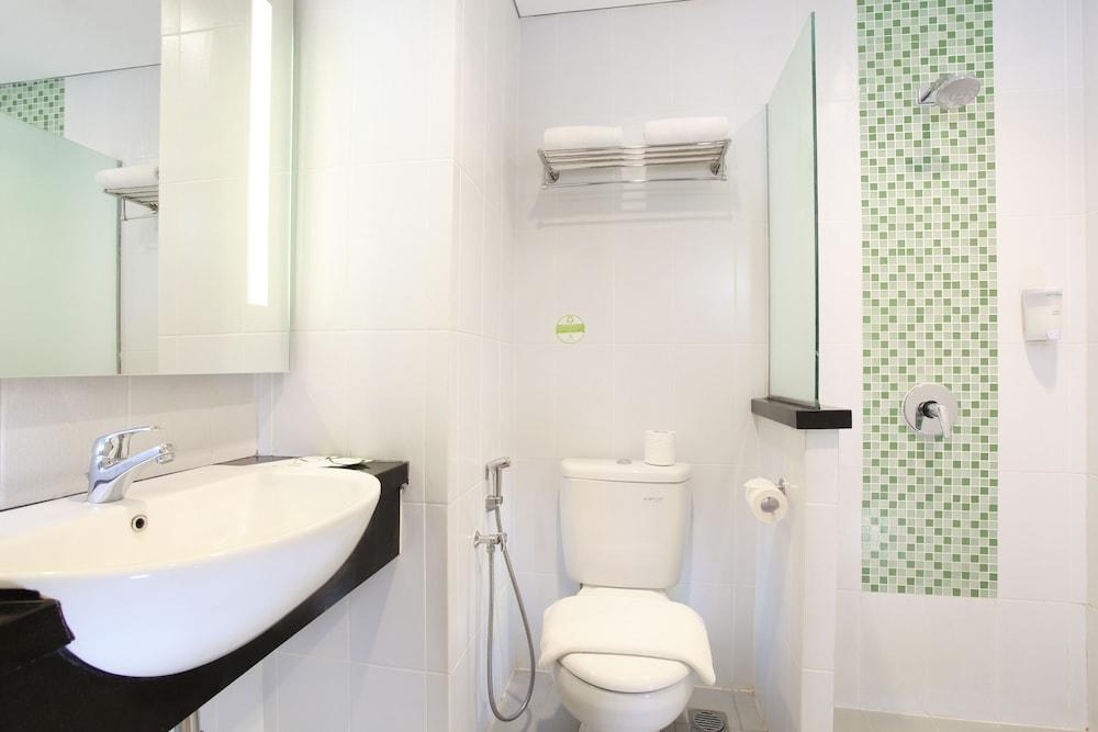 ZEST HOTEL SUKAJADI BANDUNG BY SWISS-BELHOTEL INTERNATIONAL photo 3