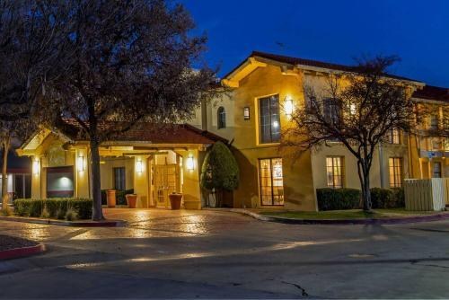La Quinta Inn by Wyndham Amarillo Mid-City photo 2