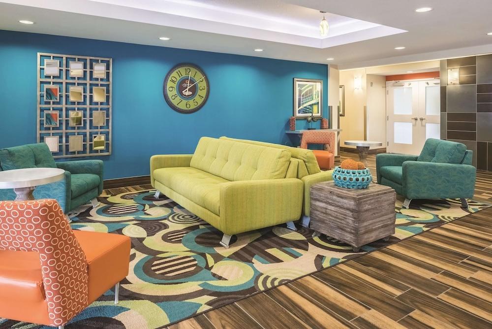 La Quinta Inn & Suites by Wyndham Grand Forks photo 3
