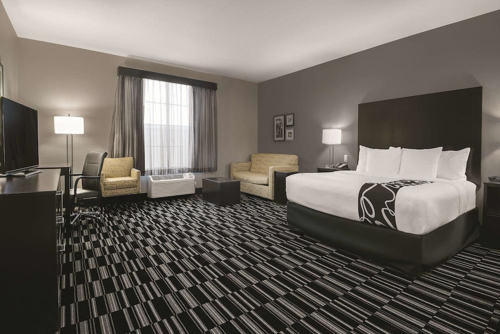 La Quinta Inn & Suites by Wyndham Fort Worth West - I-30 photo 2