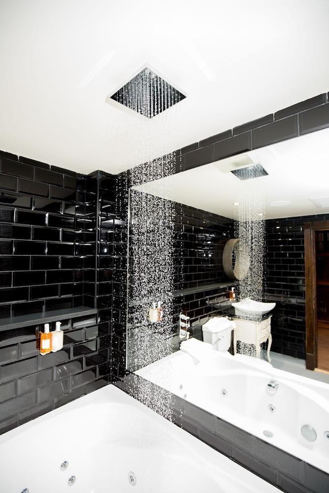 SHANKLY HOTEL photo 3