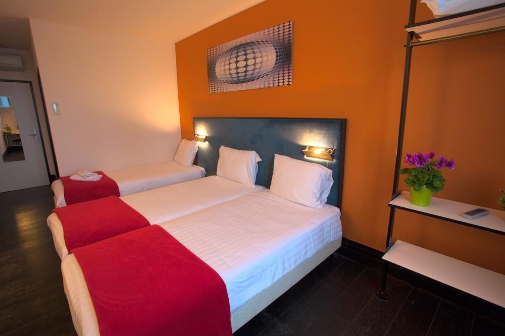 Hotel National photo 2