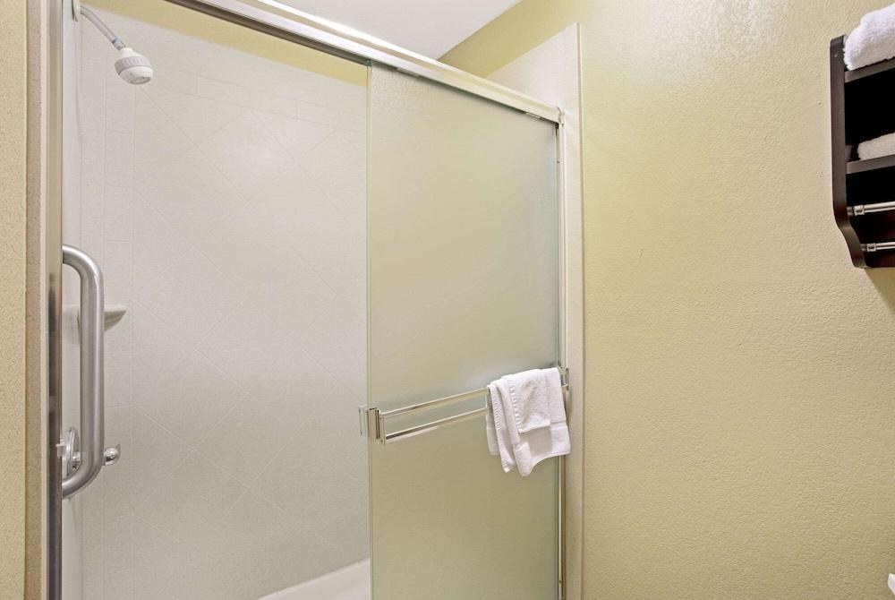 La Quinta Inn & Suites by Wyndham Lexington South / Hamburg photo 3