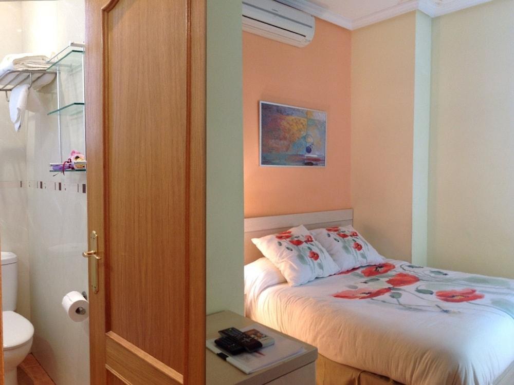 Hostal Luz photo 1