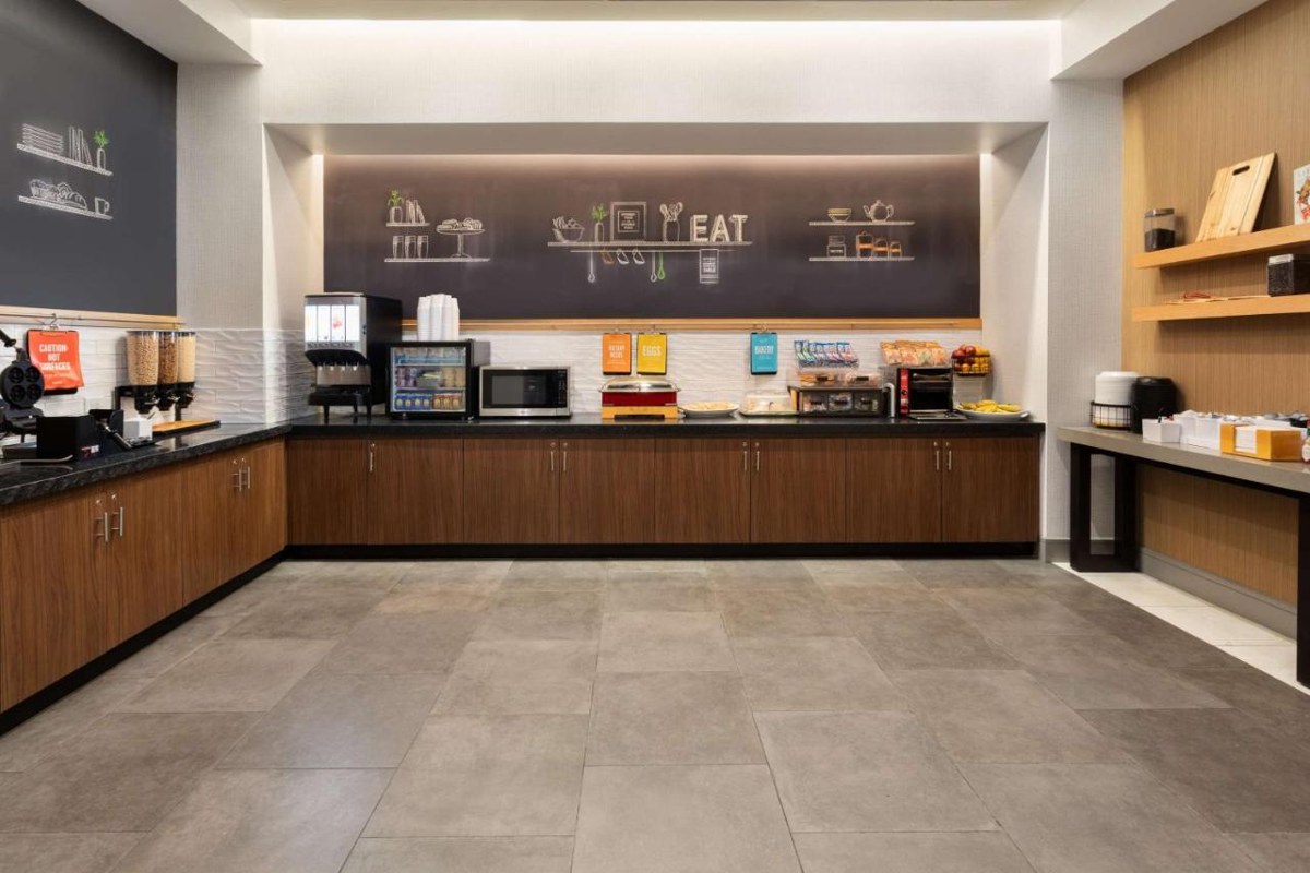 Hampton Inn by Hilton Nashville Airport Century Place photo 3
