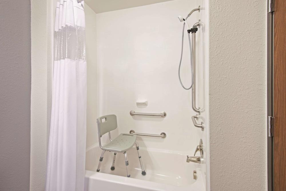 La Quinta Inn & Suites by Wyndham Morgantown photo 3