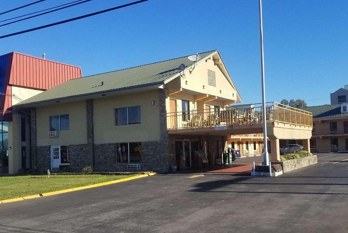Travelodge by Wyndham Pigeon Forge photo 3