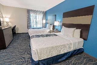 La Quinta Inn & Suites by Wyndham Phoenix I-10 West photo 1