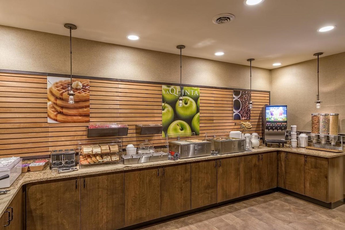 La Quinta Inn & Suites by Wyndham Pigeon Forge photo 3