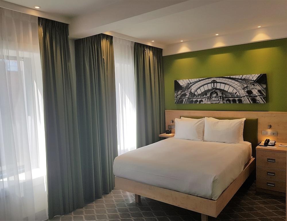 Hampton by Hilton Antwerp Central Station photo 3