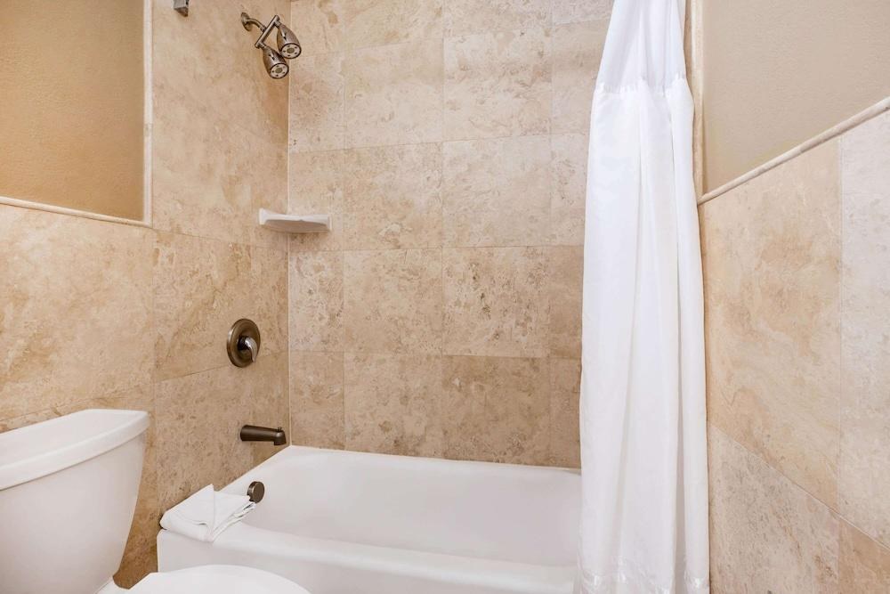 La Quinta Inn & Suites by Wyndham Seattle Downtown photo 3