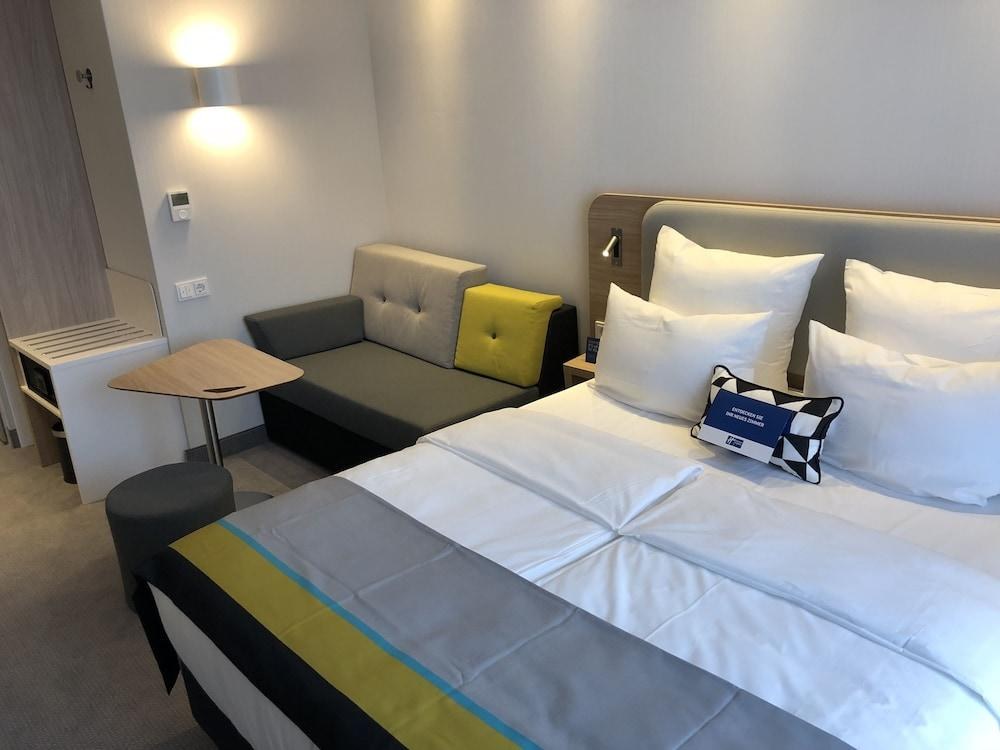 Holiday Inn Express Munich - City East photo 2