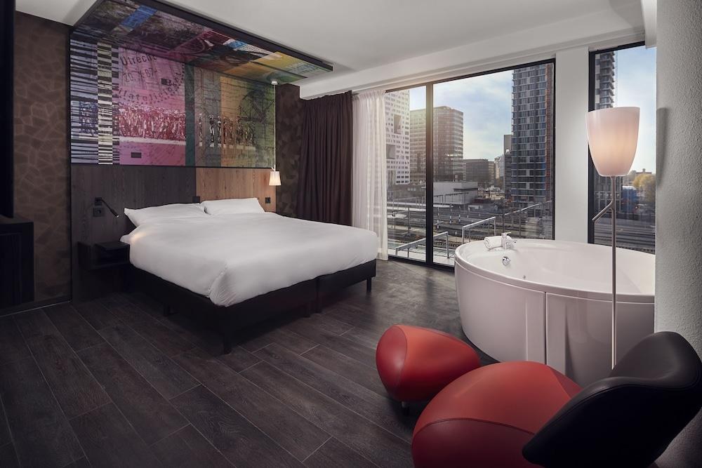 Inntel Hotels Utrecht Centre photo 1
