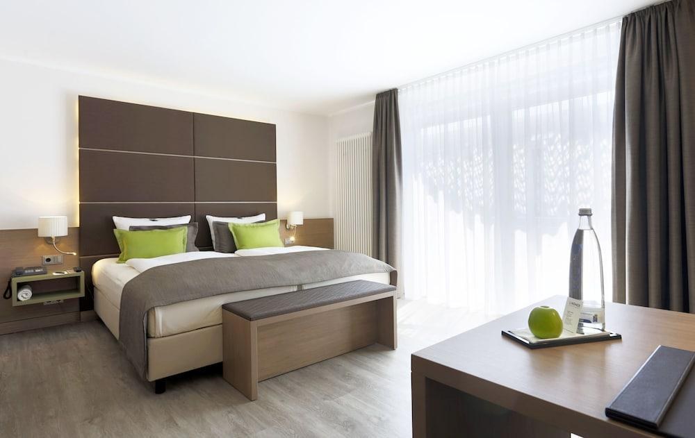 Lindner Hotel Dusseldorf Airport, part of JdV by Hyatt photo 2