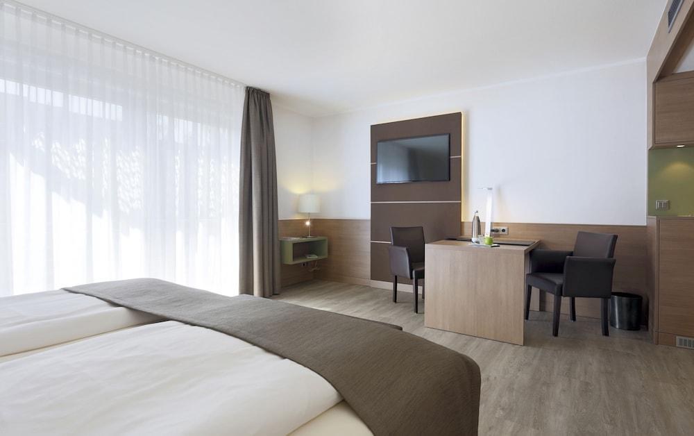 Lindner Hotel Dusseldorf Airport, part of JdV by Hyatt photo 3