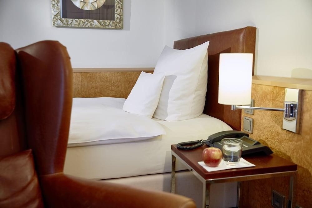 Lindner Hotel Dusseldorf Airport, part of JdV by Hyatt photo 4