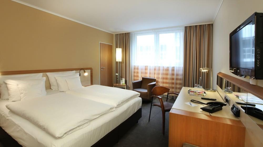 Lindner Hotel Cologne Am Dom, part of JdV by Hyatt photo 4