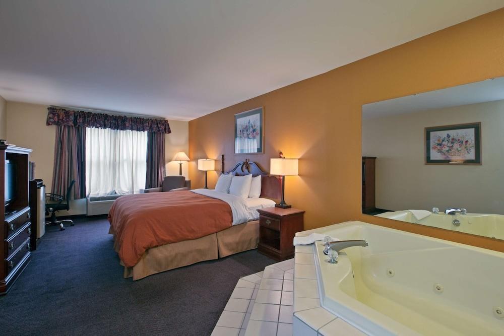 Country Inn Suites By Radisson, Richmond I 95 S photo 1