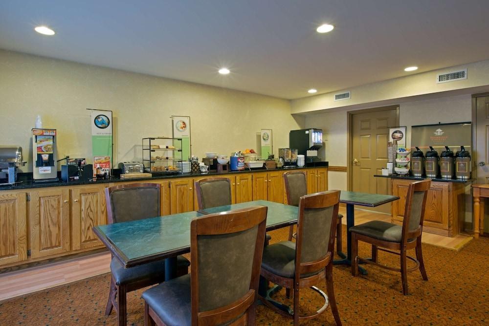 Country Inn Suites By Radisson, Richmond I 95 S photo 3