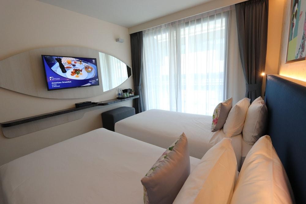 Hotel Clover Patong photo 1