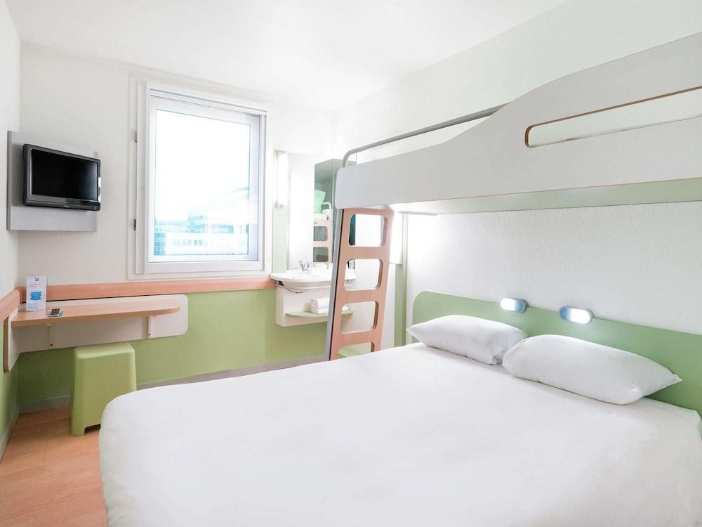 ibis budget Paris Porte de Montmartre photo 3