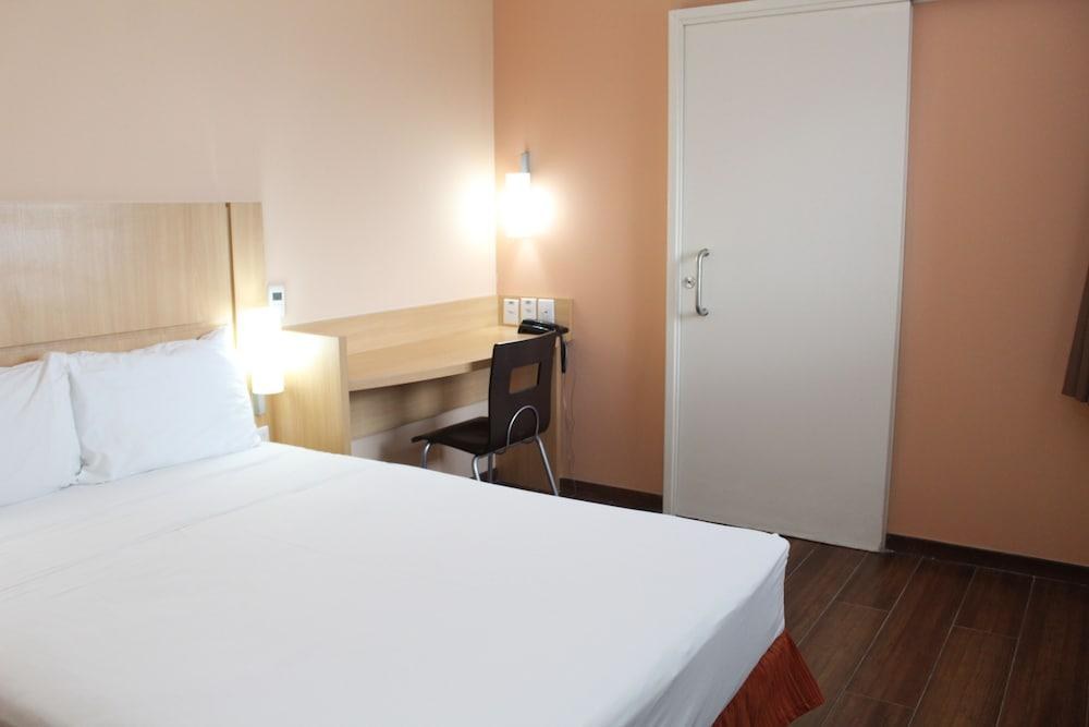 HOTEL IBIS FEIRA DE SANTANA photo 2