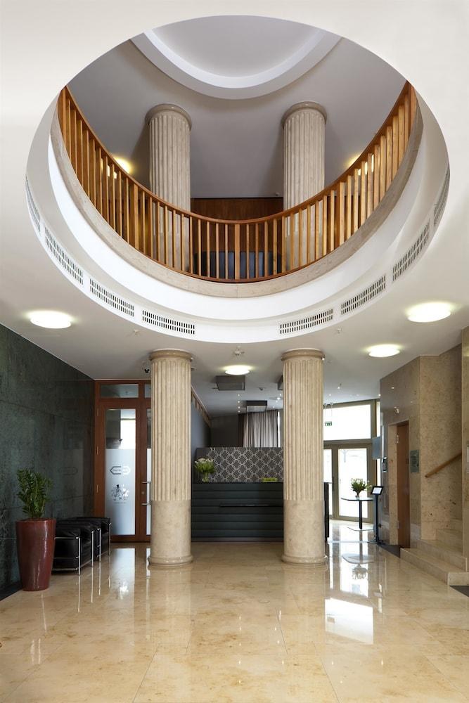 Lindner Hotel Frankfurt Main Plaza, part of JdV by Hyatt photo 2
