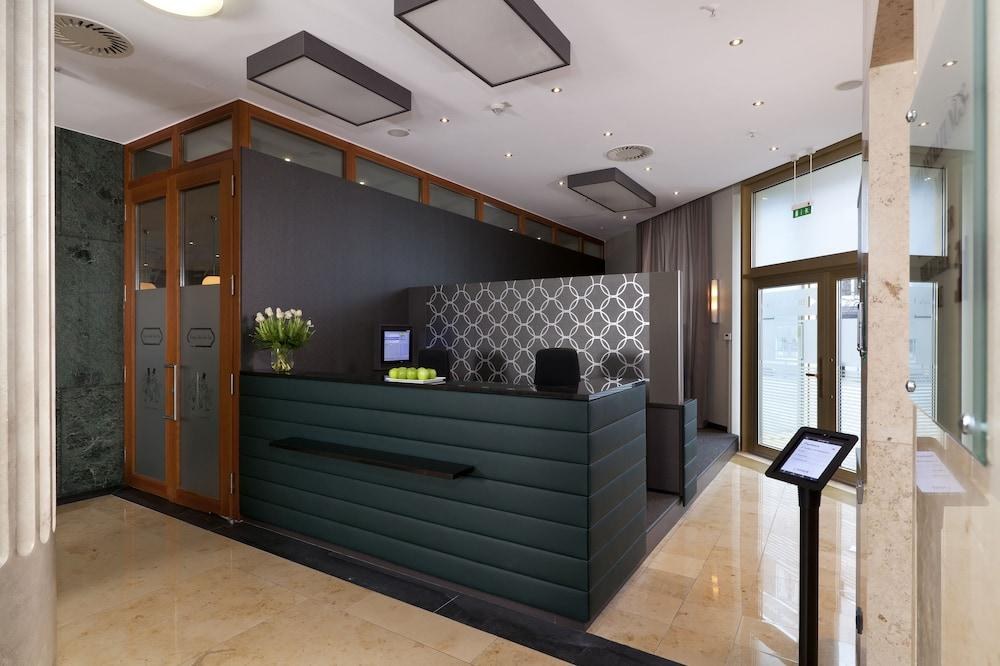 Lindner Hotel Frankfurt Main Plaza, part of JdV by Hyatt photo 3