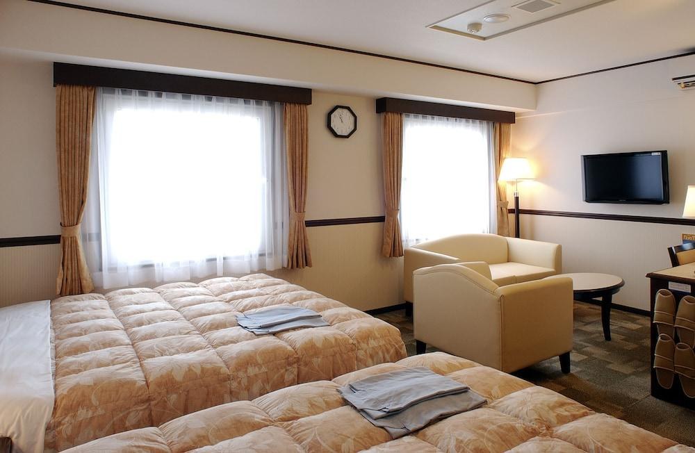 Toyoko Inn Kyoto Gojo-Omiya photo 2