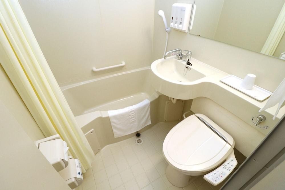 Toyoko Inn Kyoto Gojo-Omiya photo 3