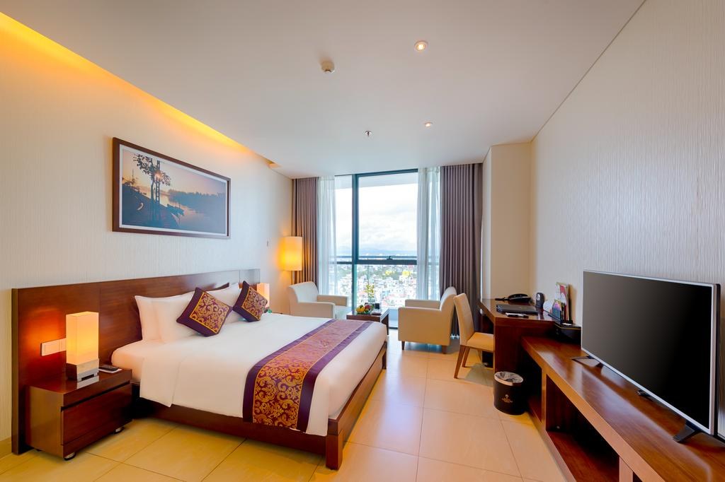 GRAND TOURANE HOTEL photo 1