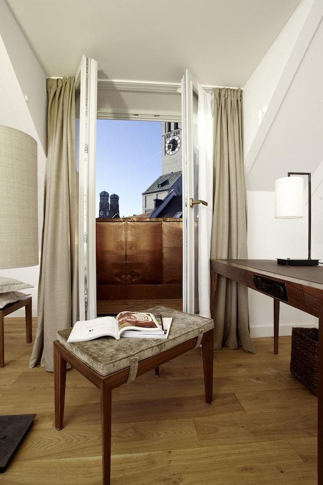 Louis Hotel