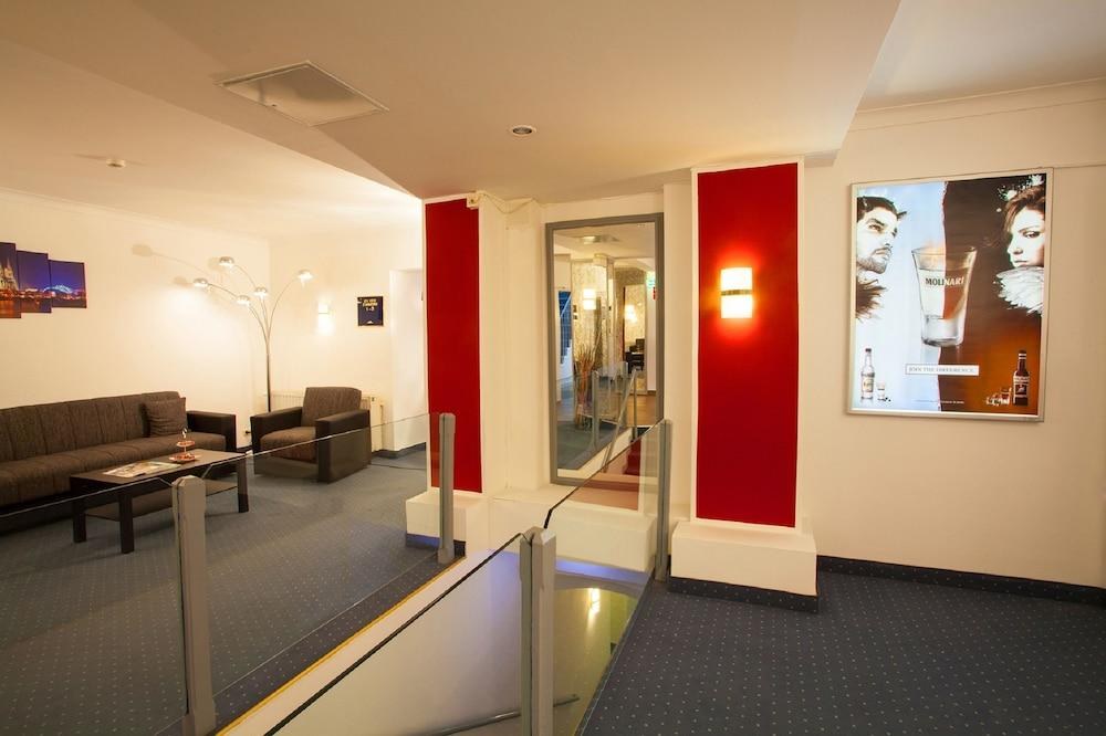 CENTRO HOTEL ROYAL photo 1