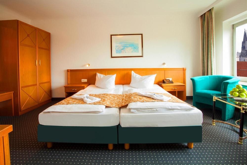 CENTRO HOTEL ROYAL photo 2