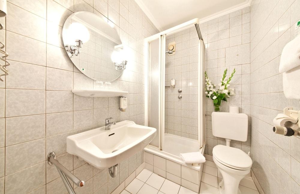 Hotel Primus Frankfurt Sachsenhausen photo 3