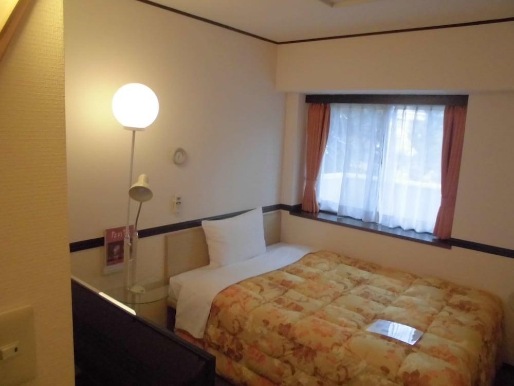 Toyoko Inn Shin-Osaka Chuo-guchi Honkan