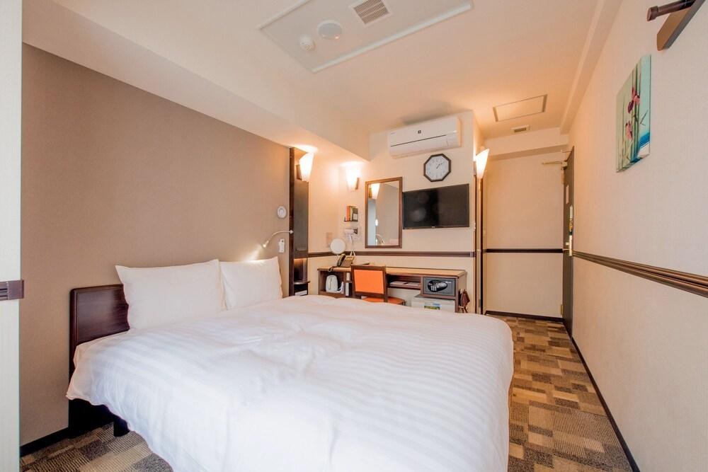 Toyoko Inn Shin-osaka Higashi-mikuni Ekimae photo 2