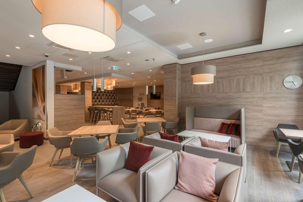 Hampton By Hilton City Centre East photo 4