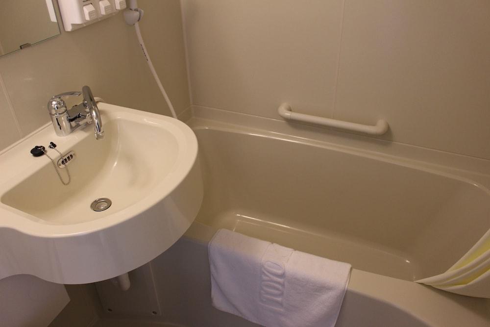 Toyoko Inn Osaka Umeda Higashi photo 3