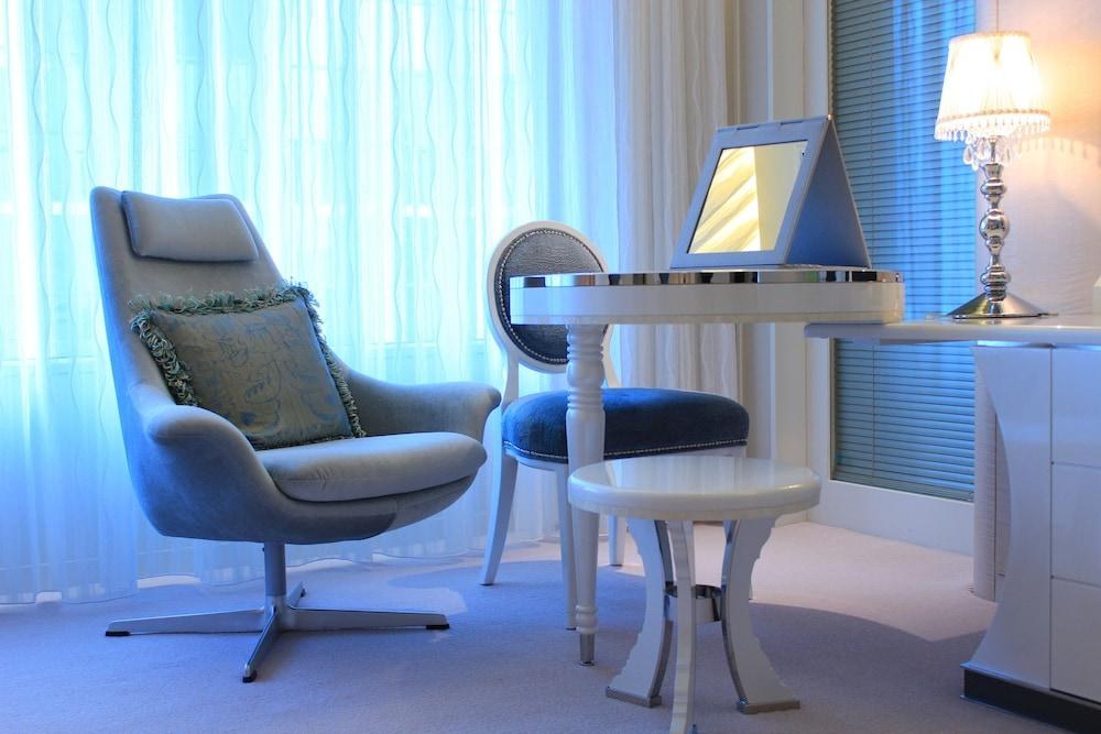 HOTEL ELSEREINE OSAKA photo 2