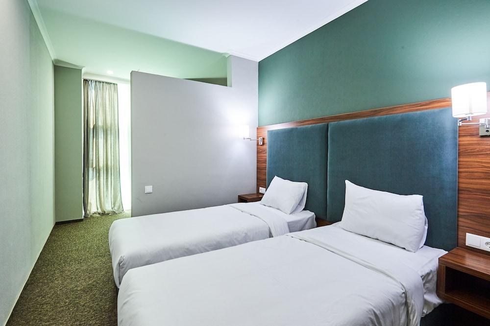 Green Tower Hotel photo 2