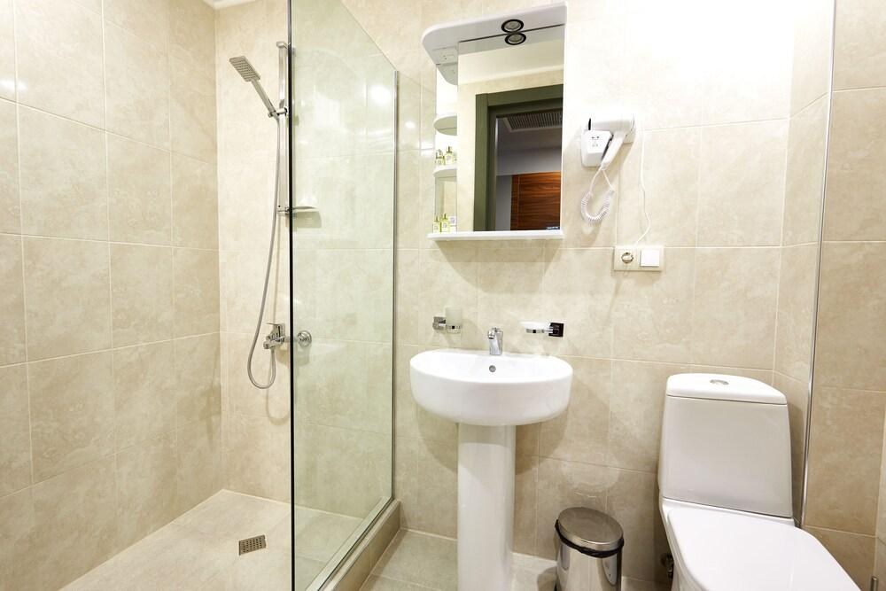 Green Tower Hotel photo 3