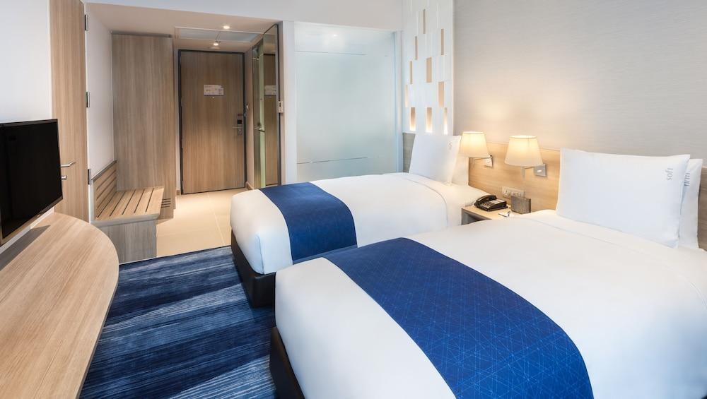 Holiday Inn Express Soi Soonvijai photo 2
