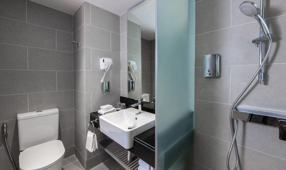 Holiday Inn Express Soi Soonvijai photo 3