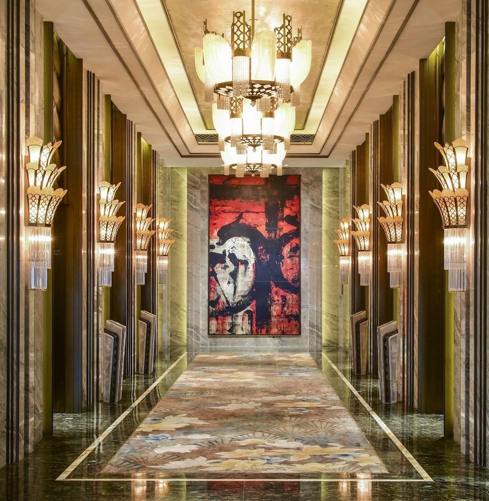 Wanda Reign On The Bund photo 1